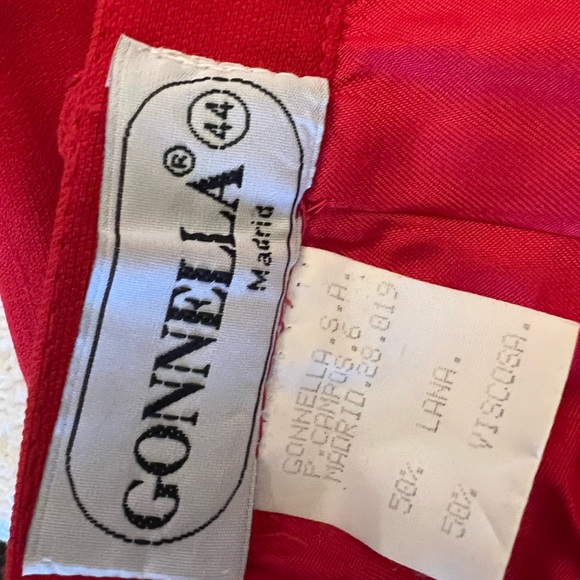 Curvy Ribbed Red Gonnella Skirt size 44 with matching leather belt. - Picture 4 of 16